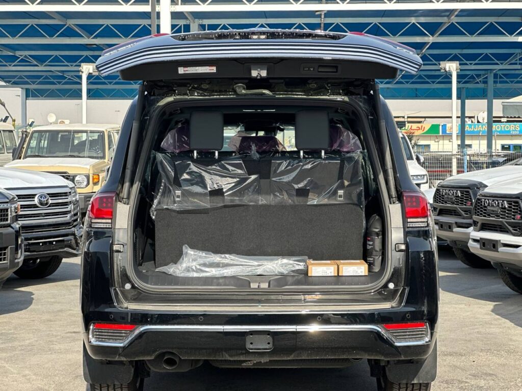 Toyota Land Cruiser VX 2026