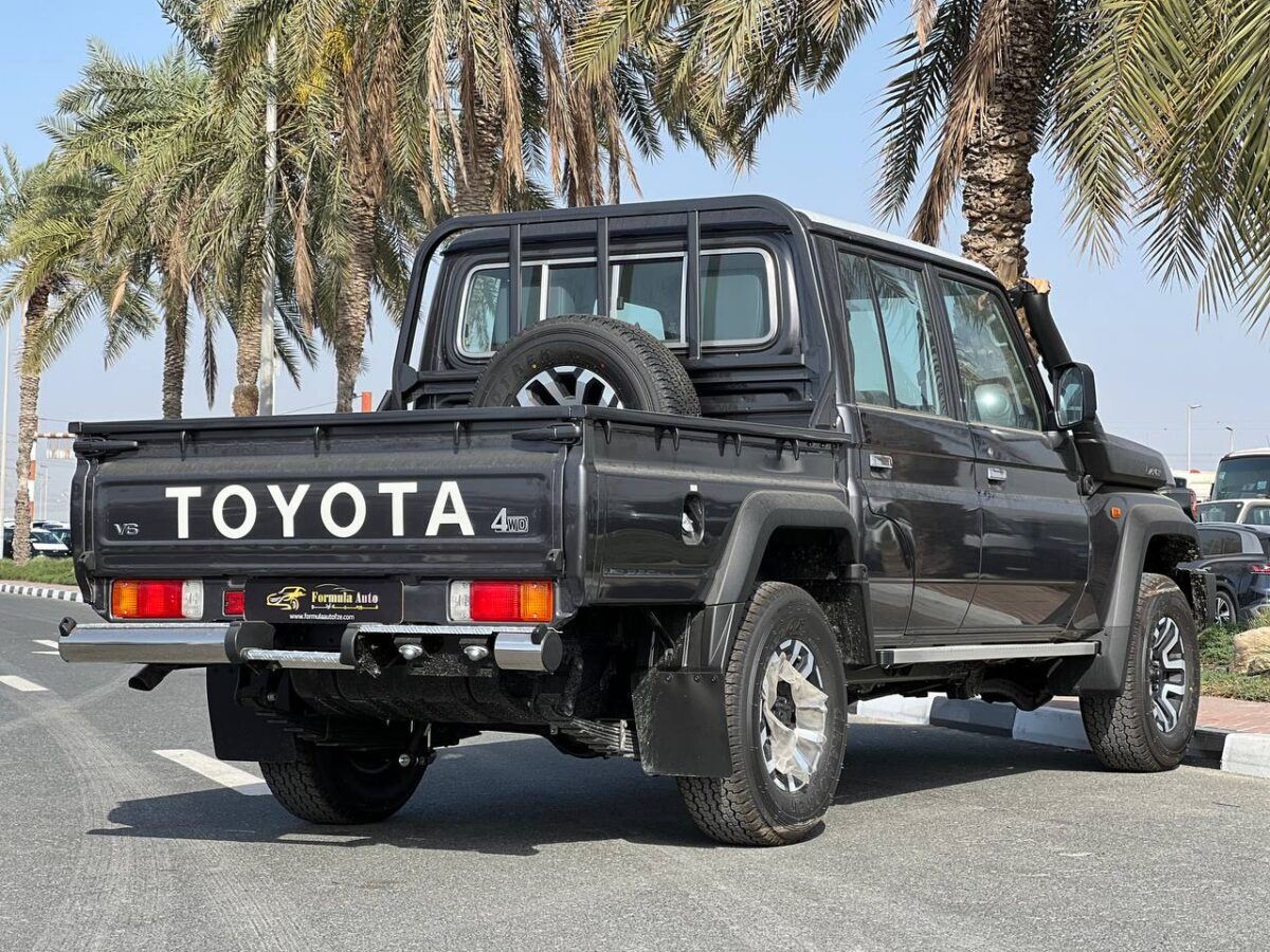 Lc79 Land Cruiser Pickup LC79 4.0L PTR AT DC 2024 for Sale in UAE